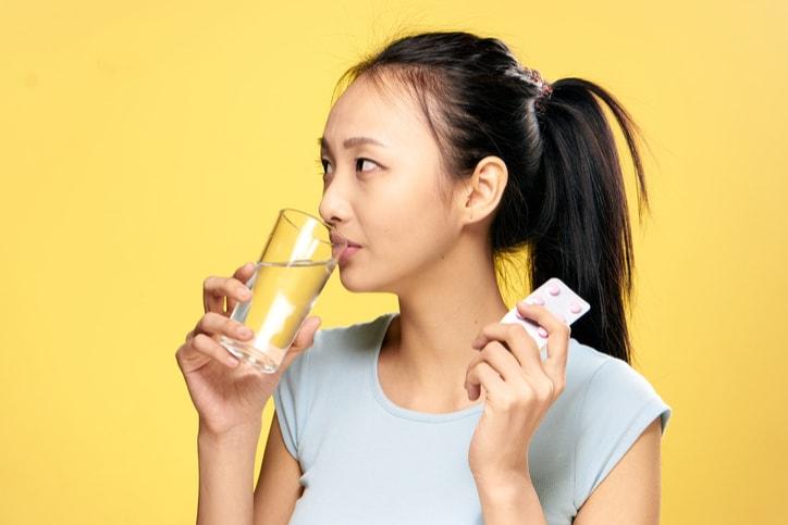 650803459 Dùng thuốc Meloxicam cần lưu ý nhiều vấn đề quan trọng